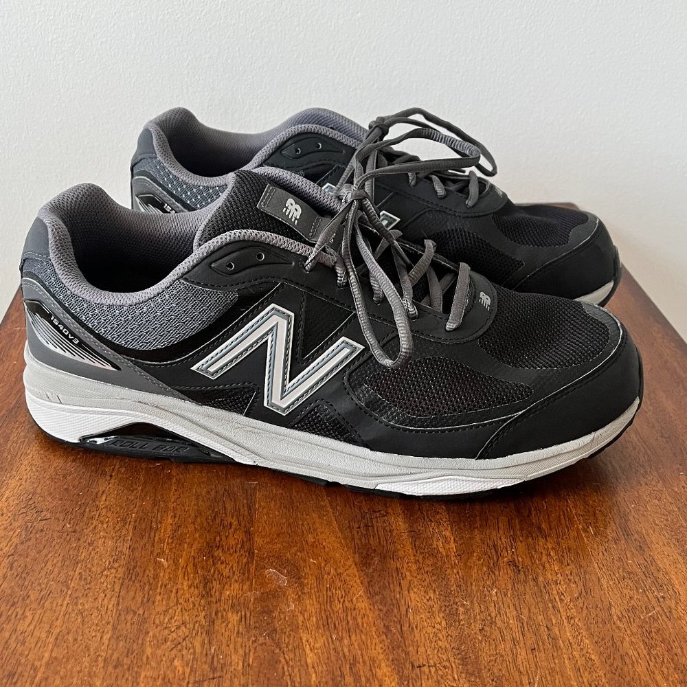 New Balance 1540v3 Sneakers in Black Castlerock Grey